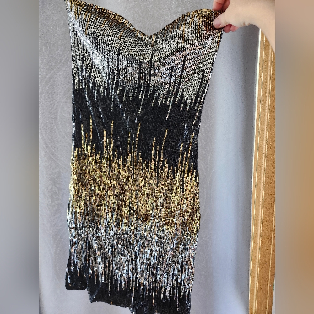 Stretchy sequin mini dress